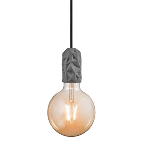 Hang pendel med unikt design og Edison pære, ideel til moderne interiør.