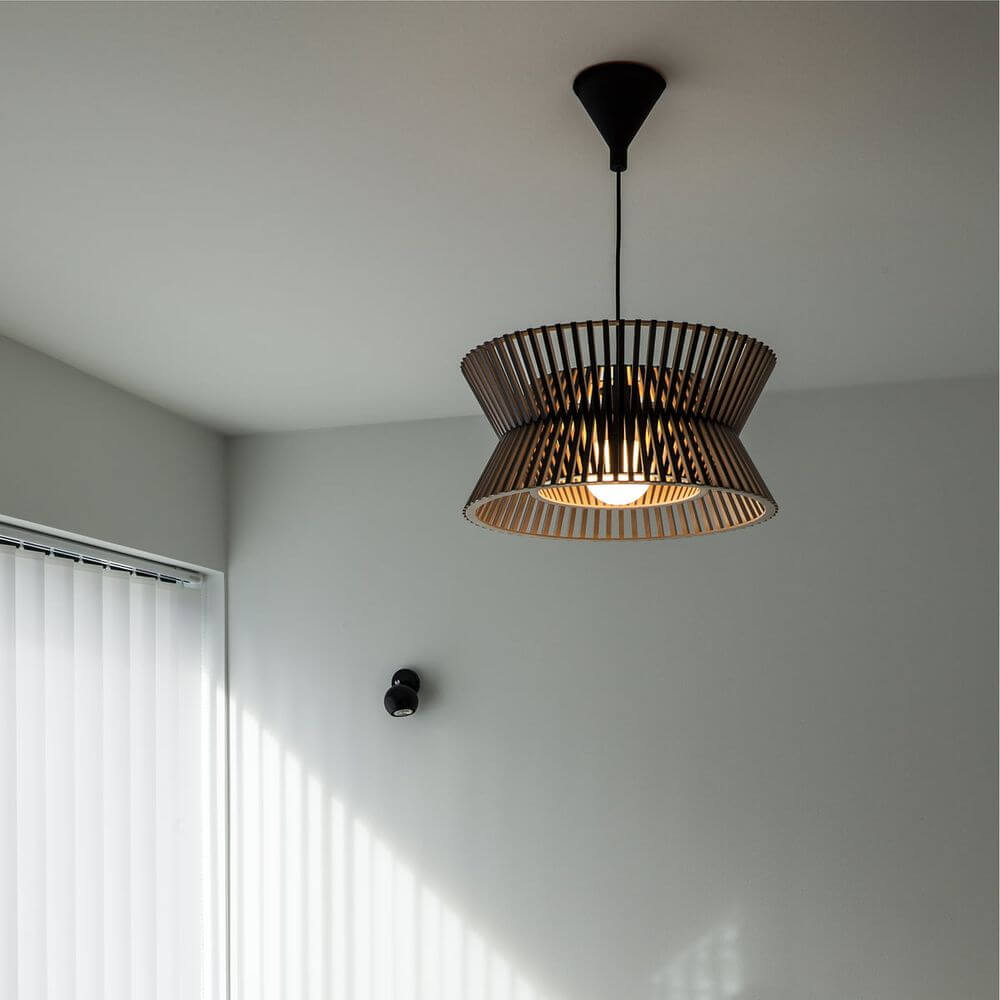 Pendelleuchte Kontro 6000 aus Holz Ø 45cm - moderne Holzlampe für optimales Licht im Raum.