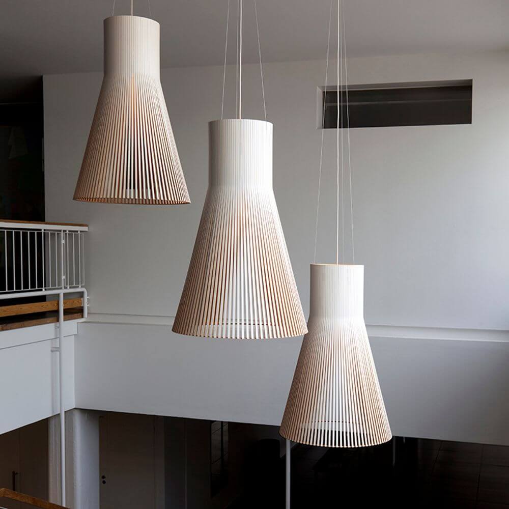 Pendelleuchte Magnum 4202 aus Holz Ø 56cm in modernem Design mit eleganten Birkenholz-Lamellen.