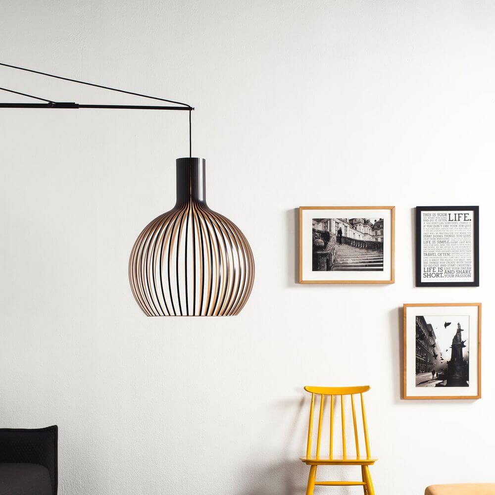 Pendelleuchte Octo 4240 aus Holz, Ø 54cm, mit gebogenen Birkenholzleisten, moderner Stil.