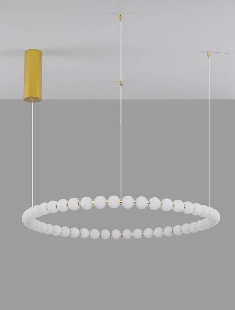 Perla LED Pendelleuchte 46-flammig Ø 104cm 3000K Gold in modernem Design mit goldenen Akzenten.