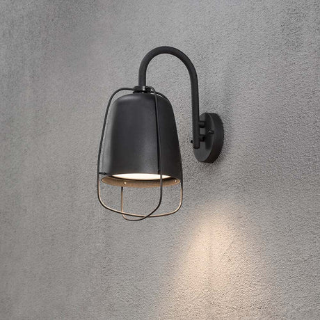 Applique da esterno Perugia nera, vetro opalino montata a parete, minimalista e moderna.