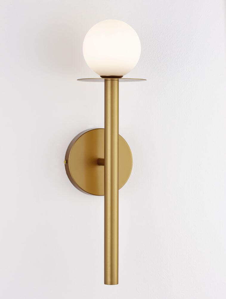 Pielo Wandleuchte G9 H 45cm aus Metall mit opalweißem Glas, elegantes und modernes Design.