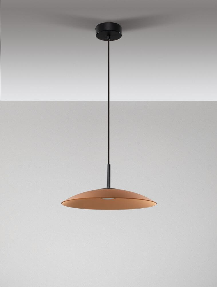 Polifemo LED Pendelleuchte Ø 40cm 3000K in Schwarz und Braun hängend an einer Decke