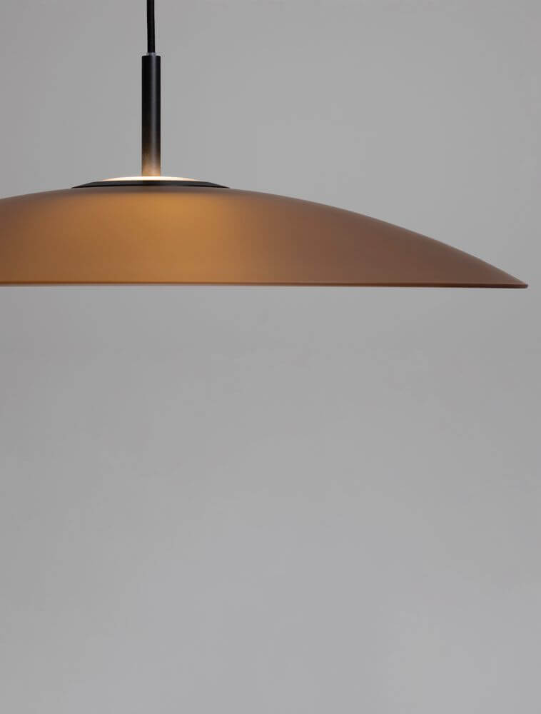 Polifemo LED Pendelleuchte Ø 60cm 3000K in braunem Metall mit modernem Design als zentrale Beleuchtung.