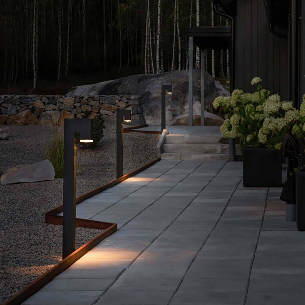 Pollux Pollerleuchte im Außenbereich, elegante Beleuchtung für Gartenwege in Schwarz.