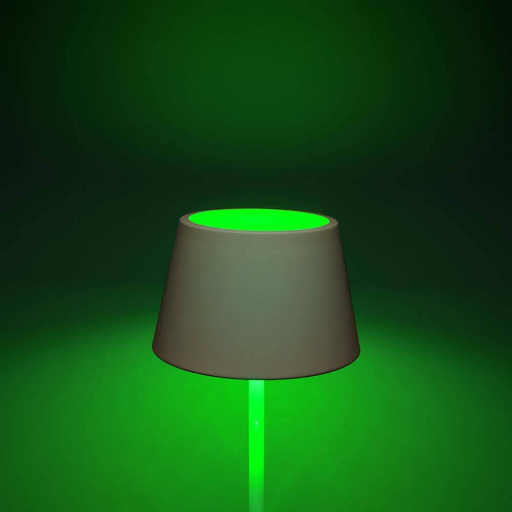 Pomezia LED RGB Außen Stehleuchte IP54 in grünem Licht, dimmbar und verstellbare Höhe.
