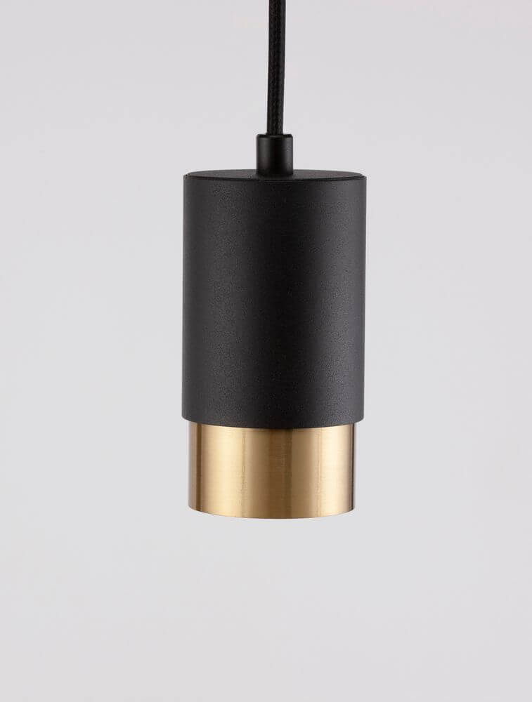 Pongo Pendelleuchte Cover Oben Ø 5,9cm Schwarz, Gold – elegante Kombination aus Schwarz und Gold für modernes Wohndesign.