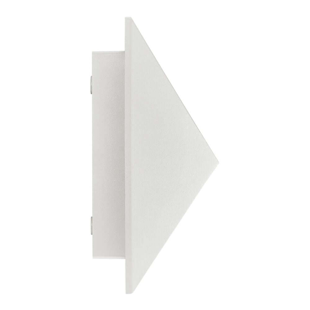 Pontio Außenwandlampe IP54 in eleganter, geometrischer Form mit mattem Aluminium-Finish.