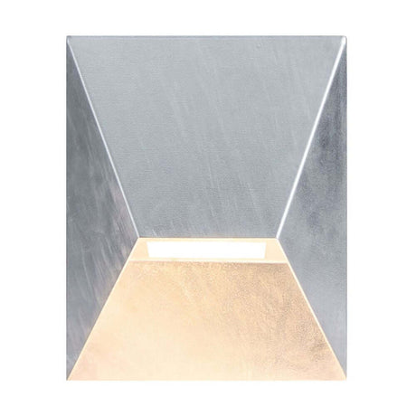 Pontio udendørs væglampe IP54 i et geometrisk design lavet af malet aluminium med en unik lampeskærm.