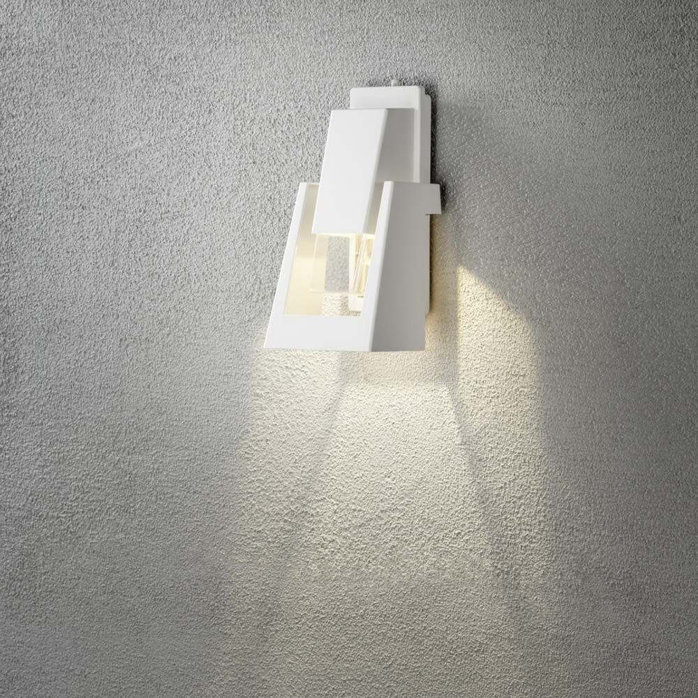 Potenza LED Außen Wandlampe IP54 an einer Wand, strahlend mit High-Power LED.