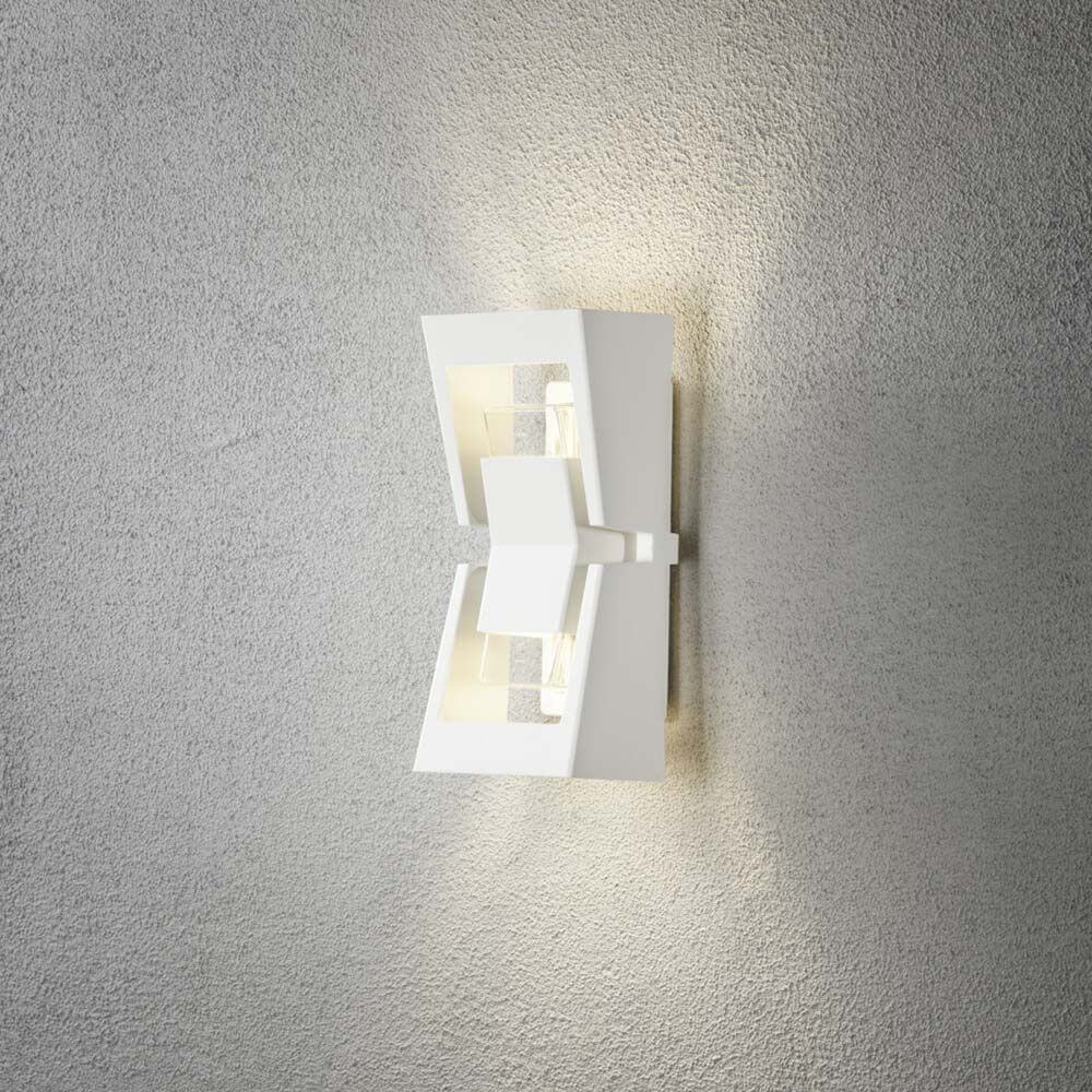 Potenza LED Außenwandleuchte an einer Wand, bietet modernes Design mit H-Power LED.