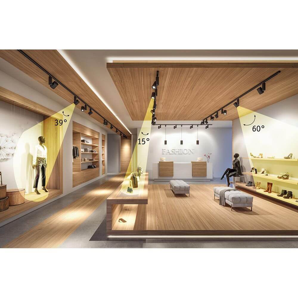 ProRail3 LED Schienenspot Zeuz 60° Dimmbar Schwarz in einem modernen Shop-Interieur mit verschiedenen Ausstrahlwinkeln.