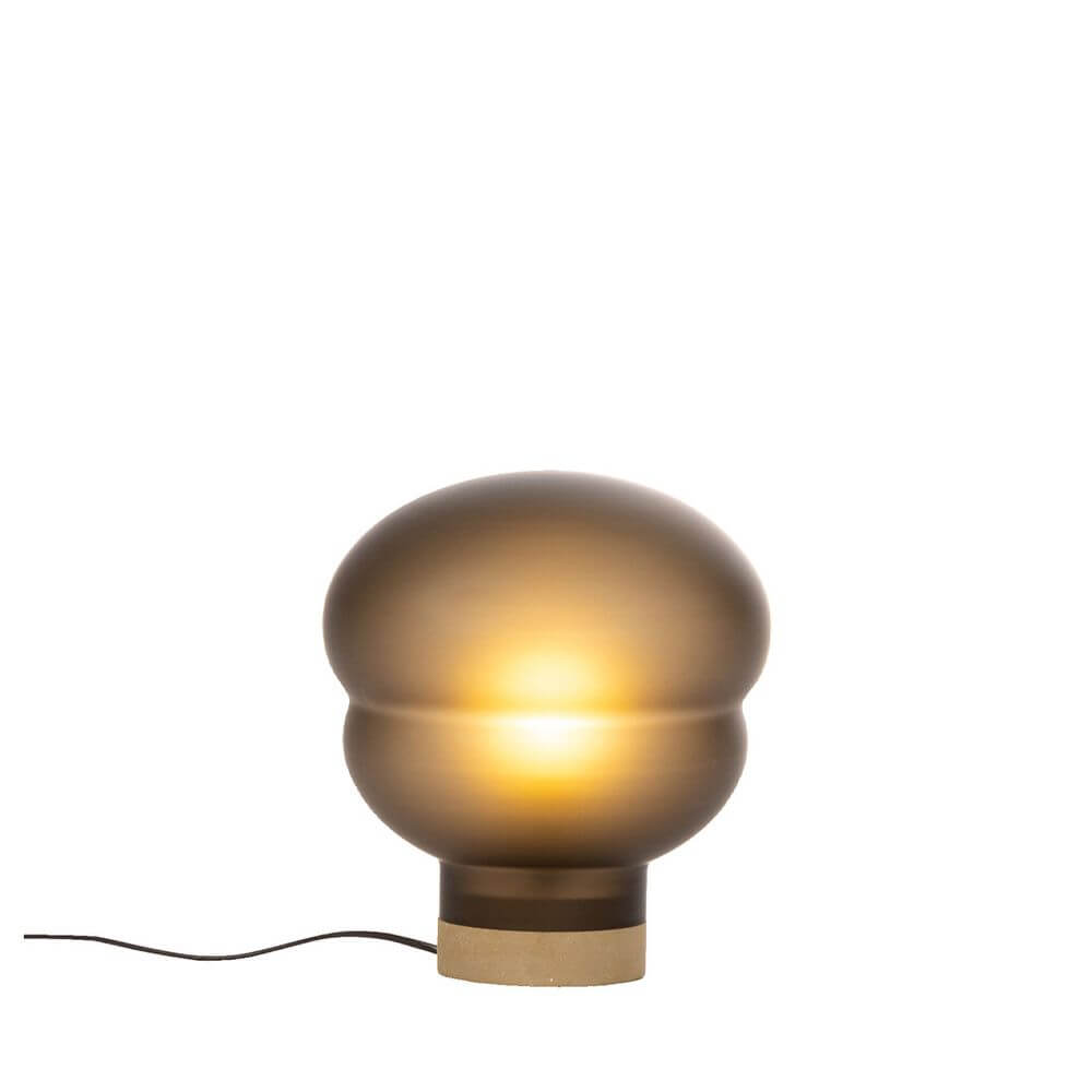 Kumo Small Tischlampe Ø 2cm in elegantem Design, weiches Licht und handgefertigte Qualität.