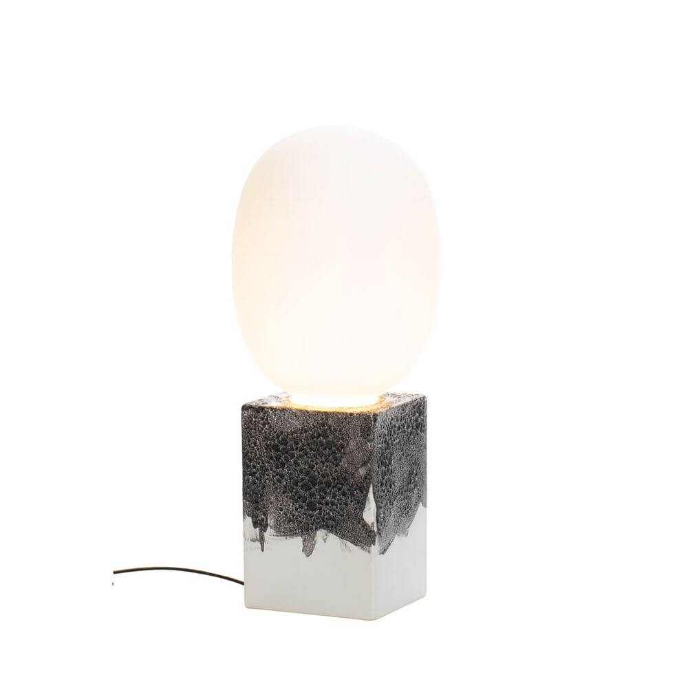 Pulpo LED Tischleuchte Magma One, Ø 30cm, H 69cm, handgefertigte Keramik mit gefrostetem Glas.