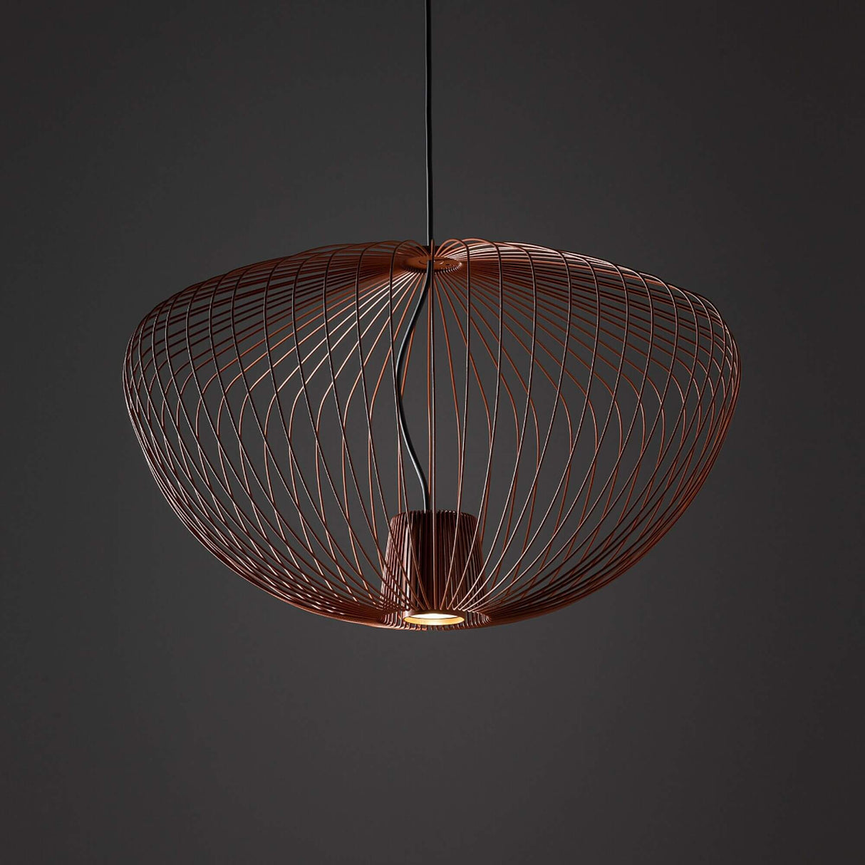 Pumpkin M Hängeleuchte Ø 54,5cm H 33cm mit modernem, kunstvollem Design und eleganten Linien.