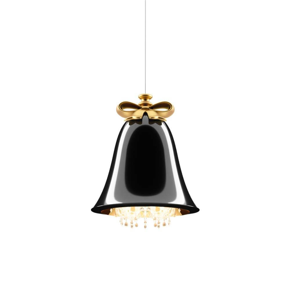 Mabelle Kronleuchter 12-flammig in elegantem Design mit goldenen Akzenten und Kristallanhängern.