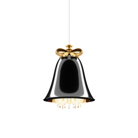 Mabelle Kronleuchter 12-flammig in elegantem Design mit goldenen Akzenten und Kristallanhängern.