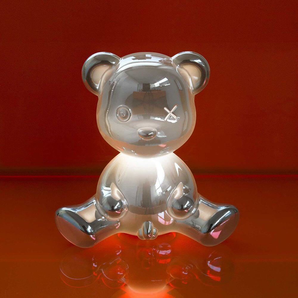 Teddy Boy Metal Tischleuchte in Form eines Teddybären, elegante Tischlampe mit Metallbeschichtung.