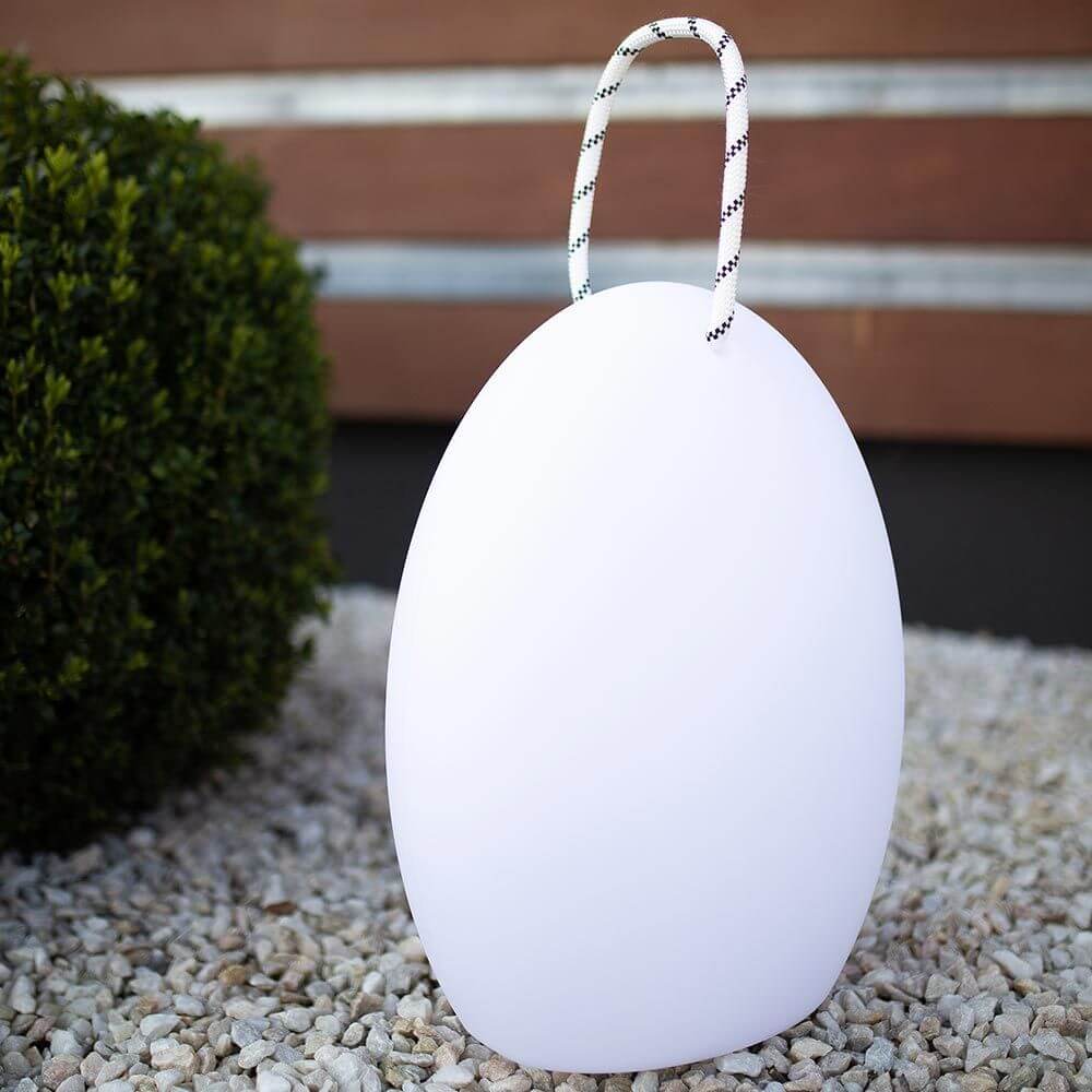 RGB-LED Außen-Akkulampe Amande Corde in Mandelform mit Seil und App-Steuerung, bruchfest und wasserfest.