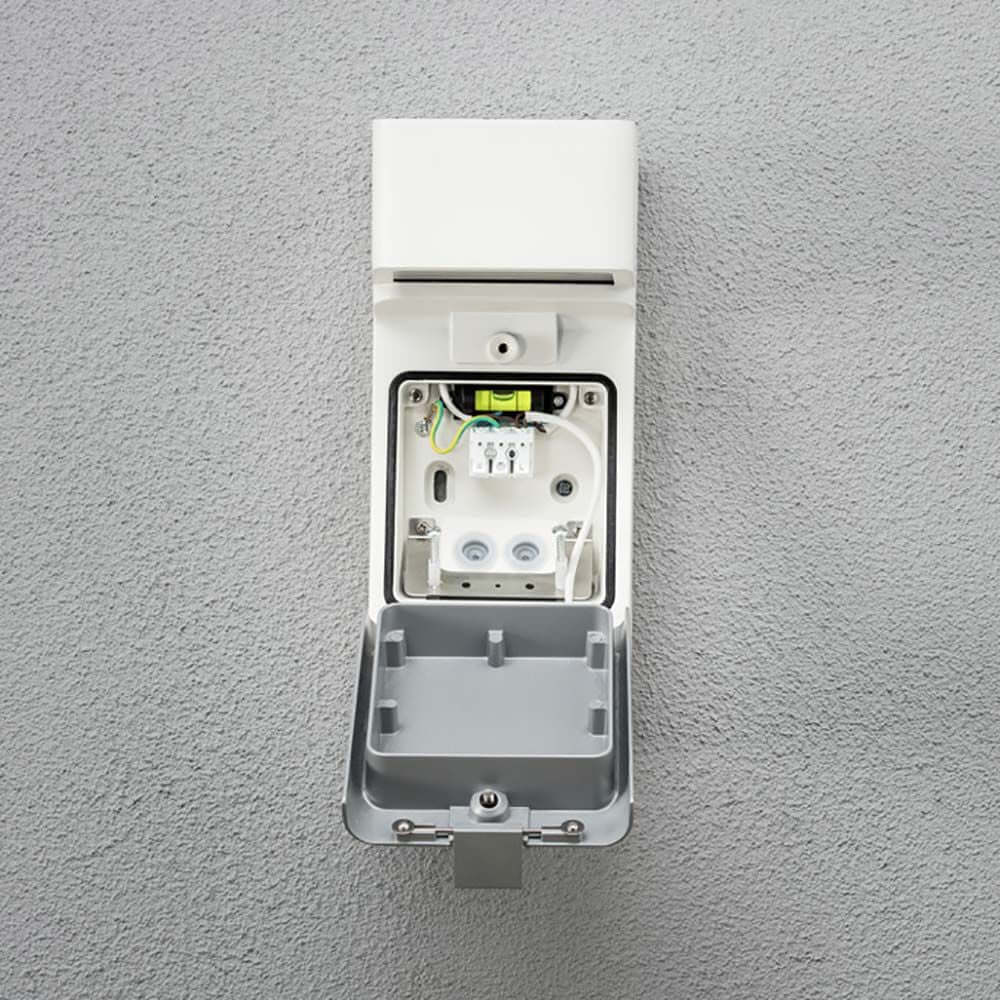 Ravenna LED Wandleuchte IP54 mit offenem Gehäuse zur Installation und Montage.