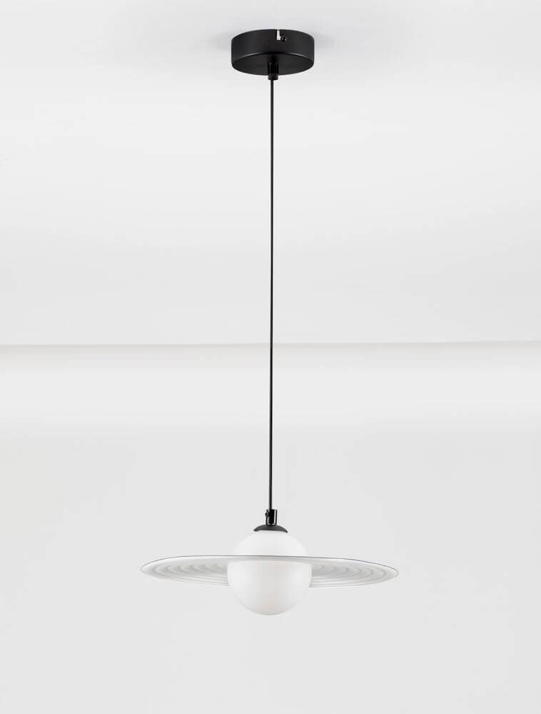 Reflet Pendelleuchte Schwarz, Weiß – moderne Leuchte mit schwarzem Acryl und weißem Aluminium.