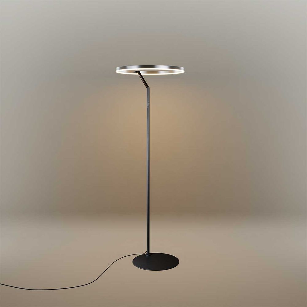 s.luce Ring LED-gulvlampe Ø 60 cm med touchdimmer i elegant design og minimalistisk stil.