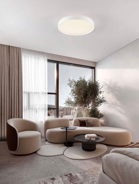 Roi Deckenleuchte Ø 50cm 2700 3000K im modernen Wohnraum mit stilvollem Interior.