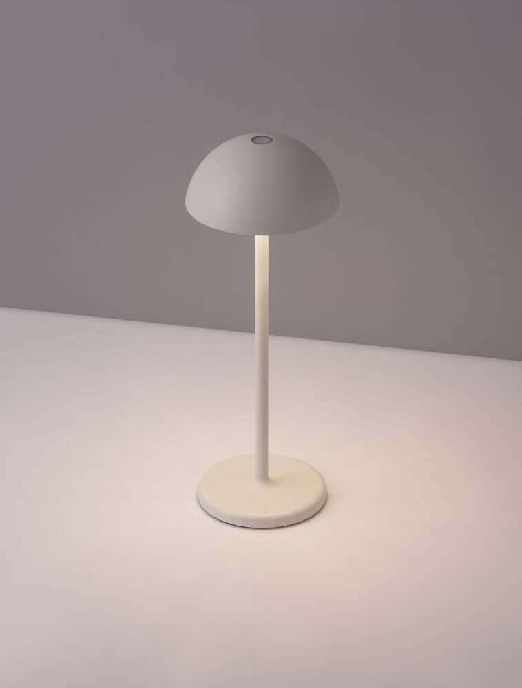 Rose LED Außentischleuchte 3000K IP54 in elegantem Design und minimalistischer Formensprache.