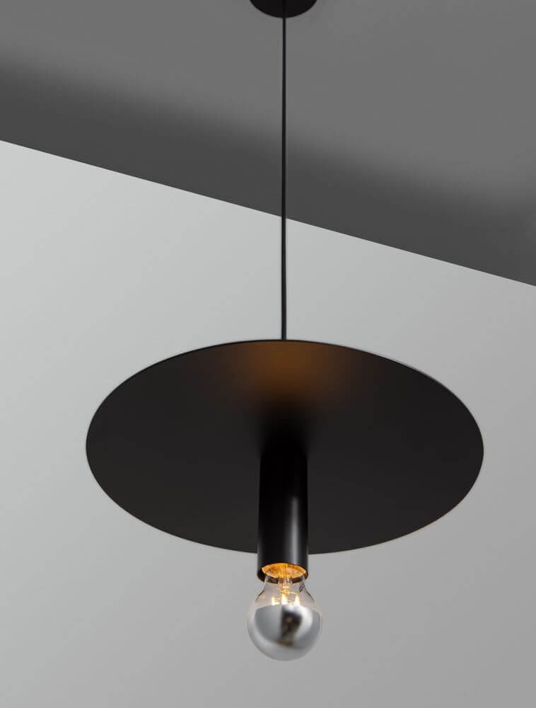 Royal Pendelleuchte E27 Ø 35cm in Schwarz mit dimmbarem Hängestrahler für Thekenbeleuchtung.