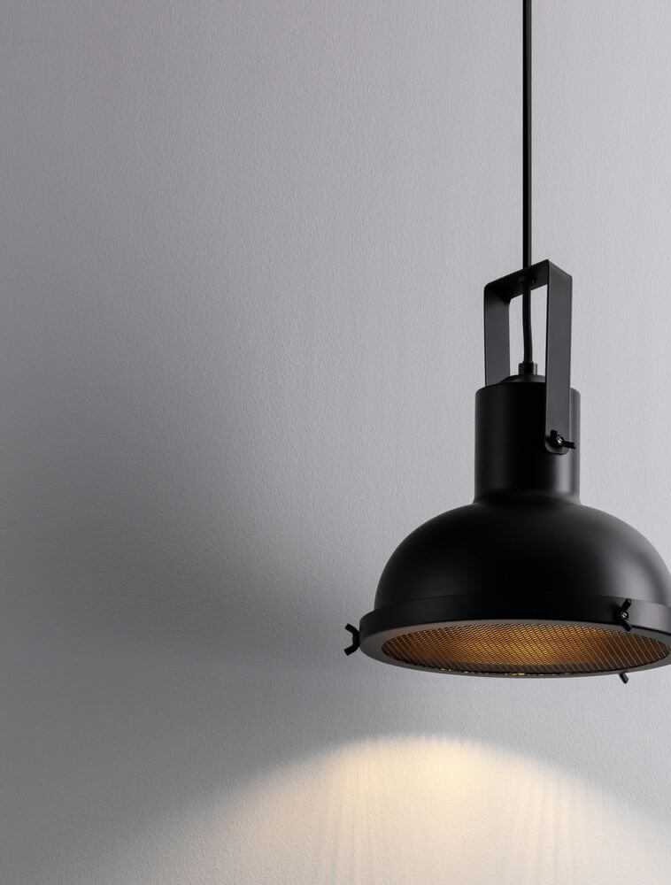 Ruvi Pendelleuchte E27 Ø 22cm Schwarz in modernem Design, ideal für Esstisch und Loft-Küche.