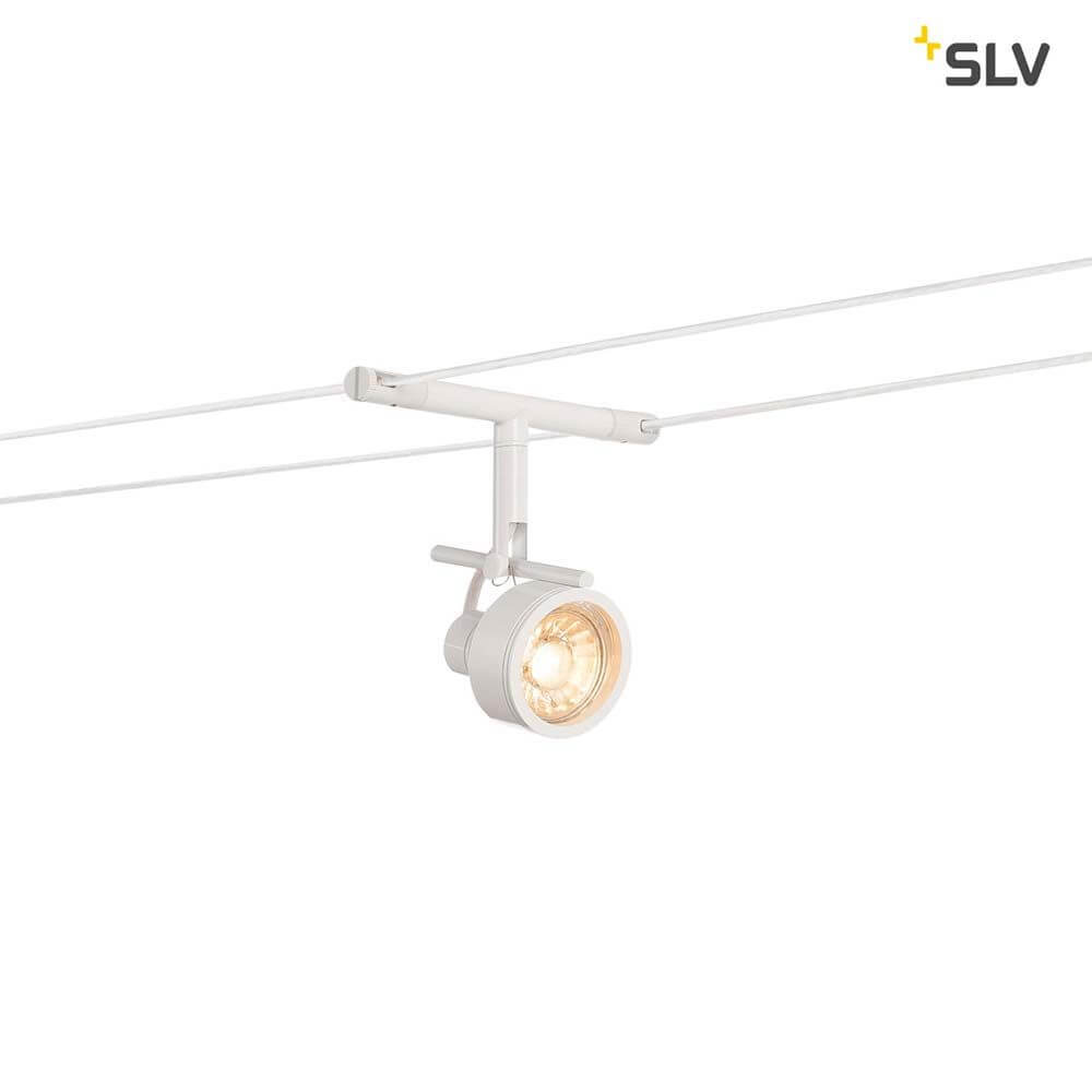 Saluna Seilleuchte für Tenseo 12V-Seilsystem QR-C51 Weiß im Einsatz als dreh- und schwenkbarer Strahler.