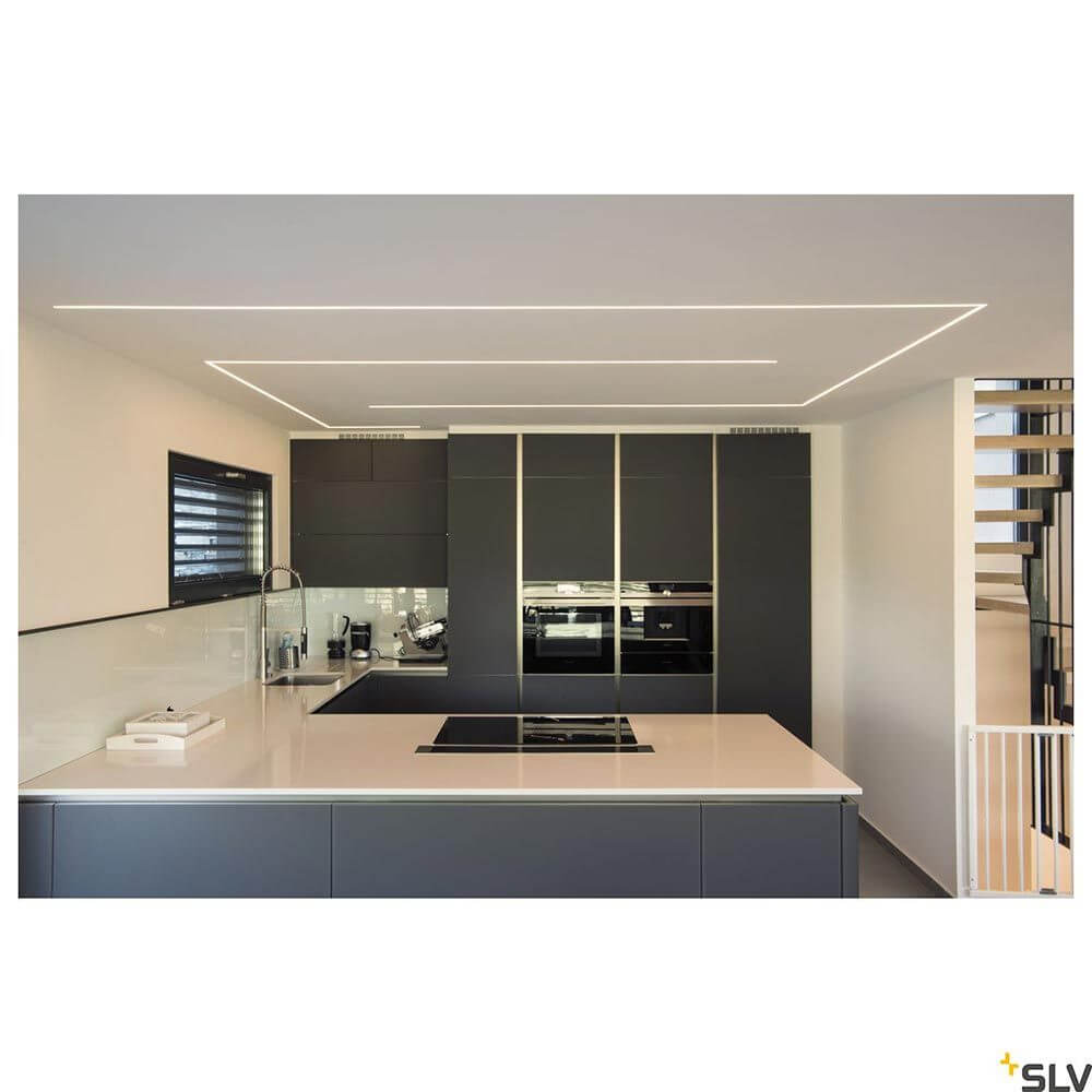 Moderne Küche mit flacher Abdeckung und minimalistischen Design, ideal für die 3m Abdeckung für Grazia 20 Flache Ausführung.