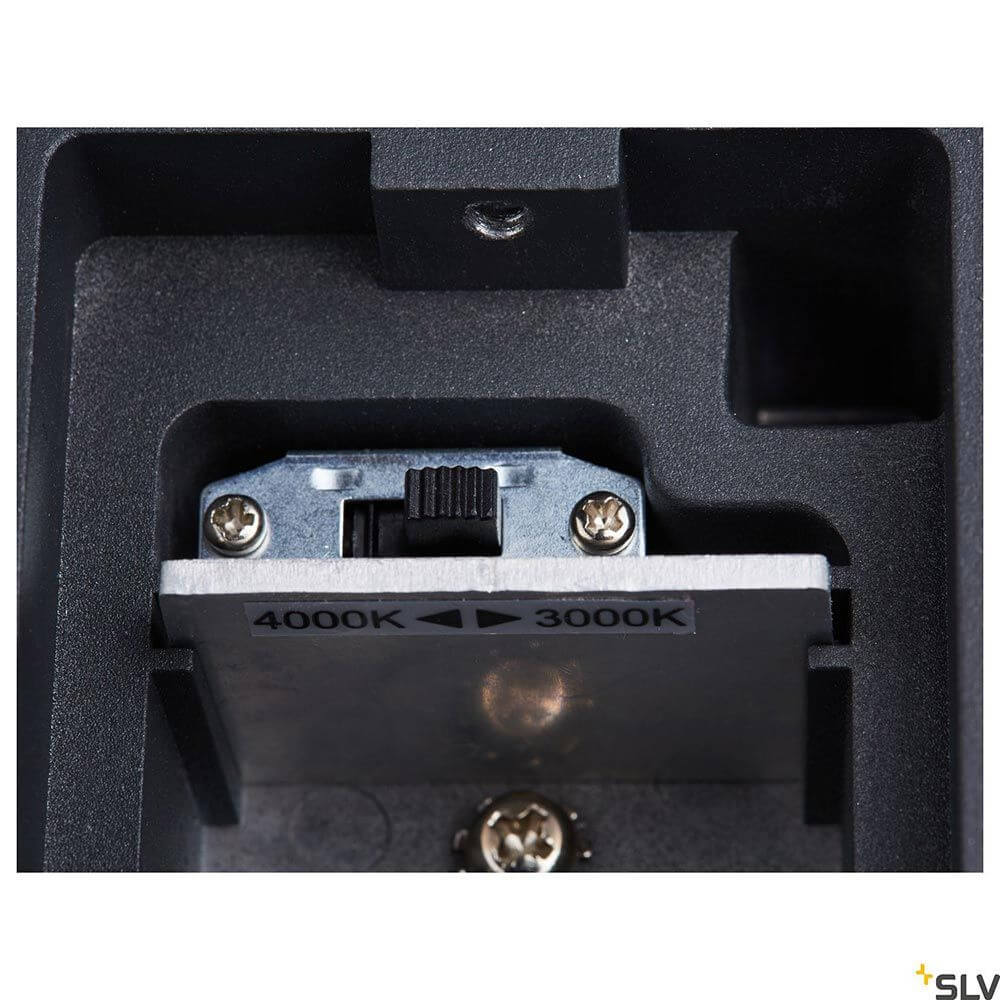Detailansicht des CCT Switch von der Enola LED Wandaufbauleuchte Round S Single Outdoor Anthrazit.