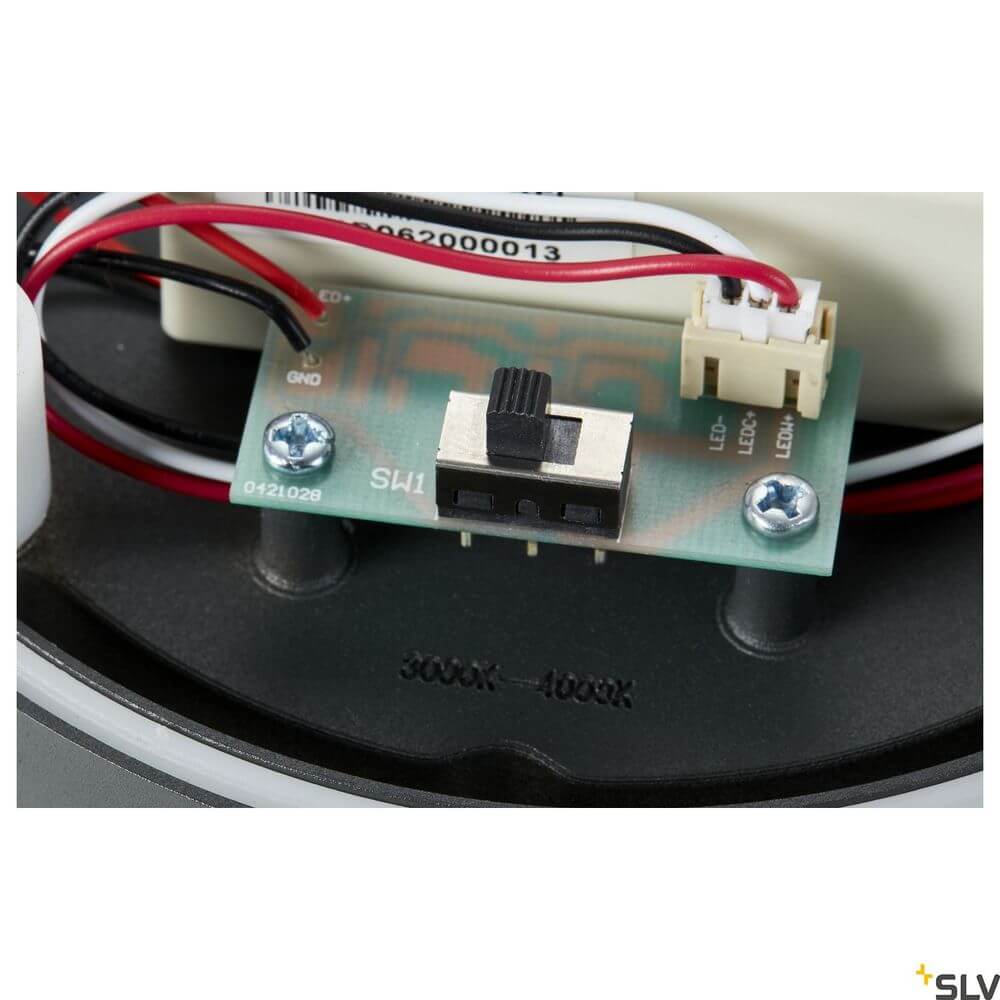 Eskina Spot Cw 3000-4000K Anthrazit IP6 Schaltkreisansicht mit Anschlusskabeln.