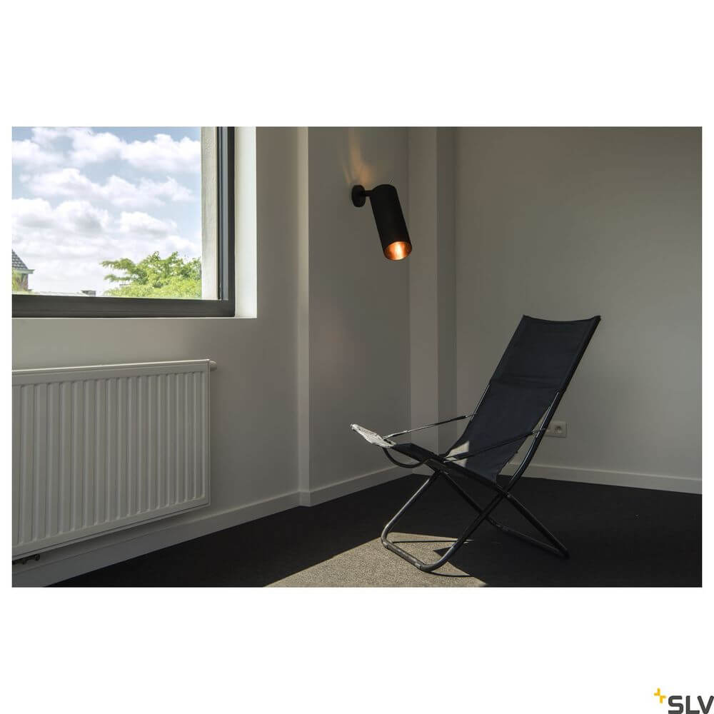 Fenda Wandleuchte E27 Schwarz (ohne Schirm) in modernem Raum mit Stuhl und natürlichem Licht.