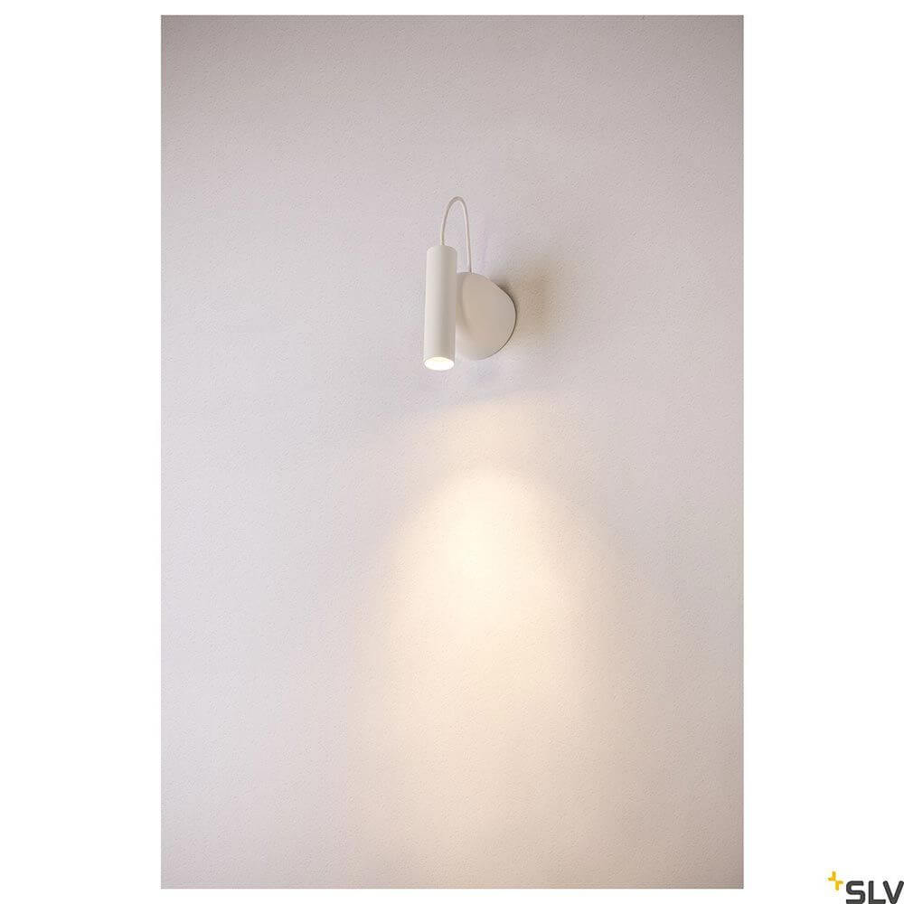 Karpo Magn LED Strahler Wandleuchte an einer Wand montiert, elegante Akzentbeleuchtung für Innenräume.