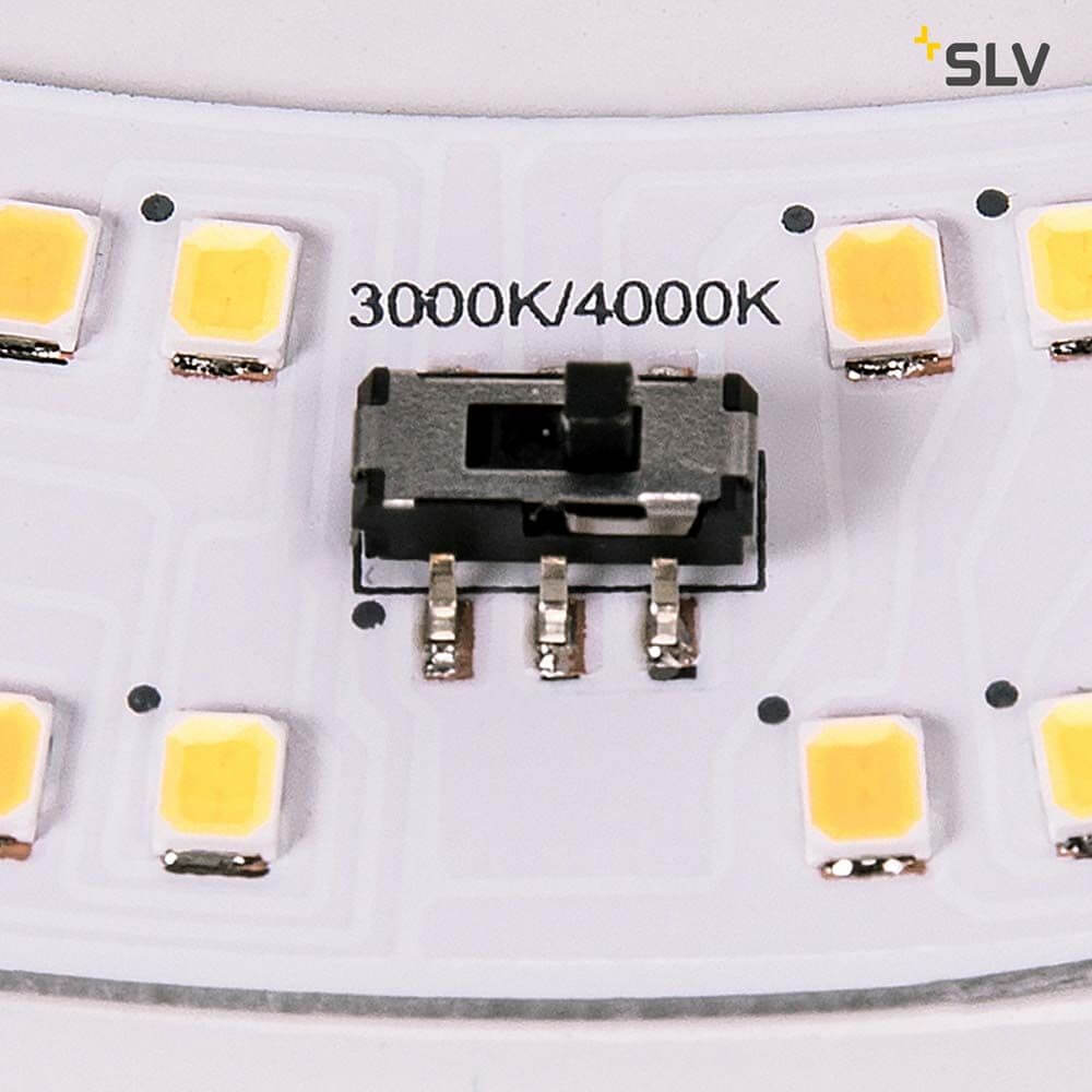 Nahaufnahme des Schalters für Farbtemperatur 3000K/4000K auf einer LED-Leiste für die Lipsy 50 Drum Leuchte.