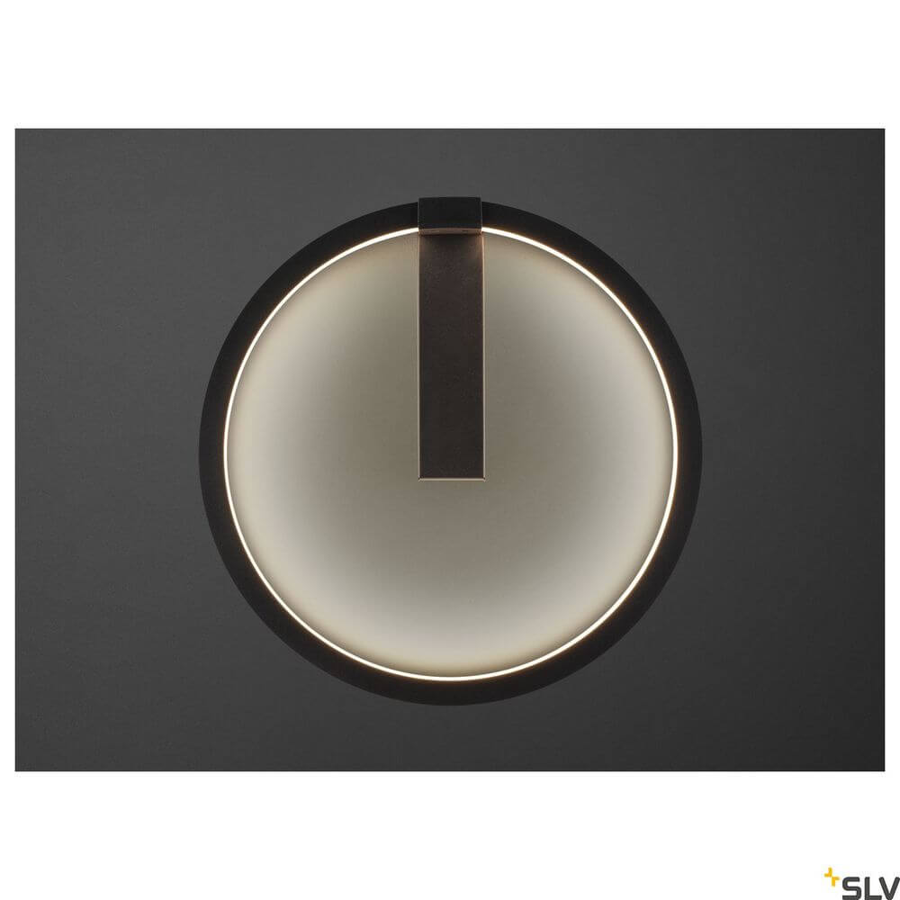 One 40 Wandlampe Dali 3000 & 4000K Schwarz mit modernem Design und warmem Licht.