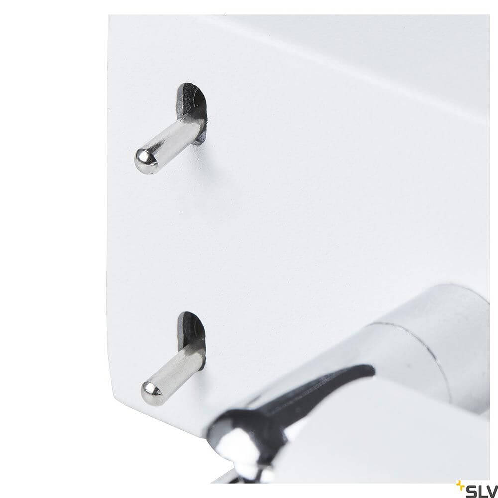 Detailaufnahme der Quadrass LED Wandaufbauleuchte mit Metall- und Glaselementen.