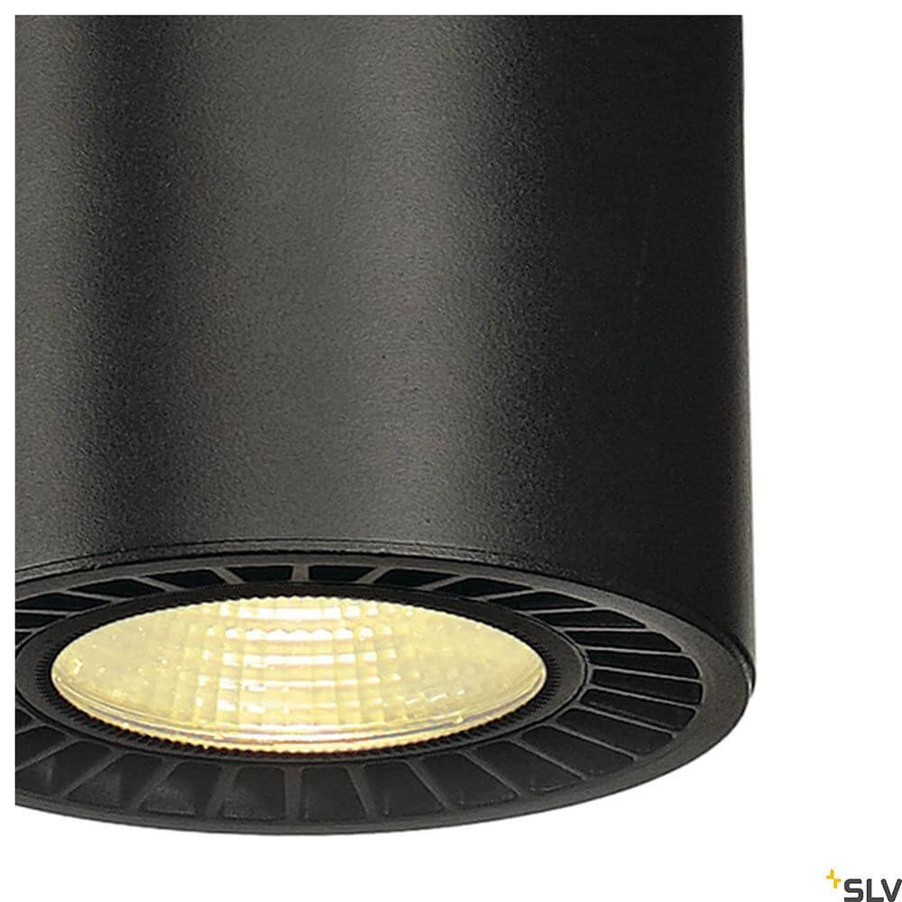 Supros LED Pendellampe in modernem Design mit breitabstrahlendem Reflektor für hohe Lichtstromqualität.