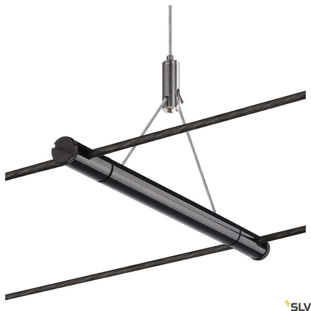 Tenseo Drahtseilabhängung Schwarz mit modernen Kabeln und eleganter LED-Beleuchtung.