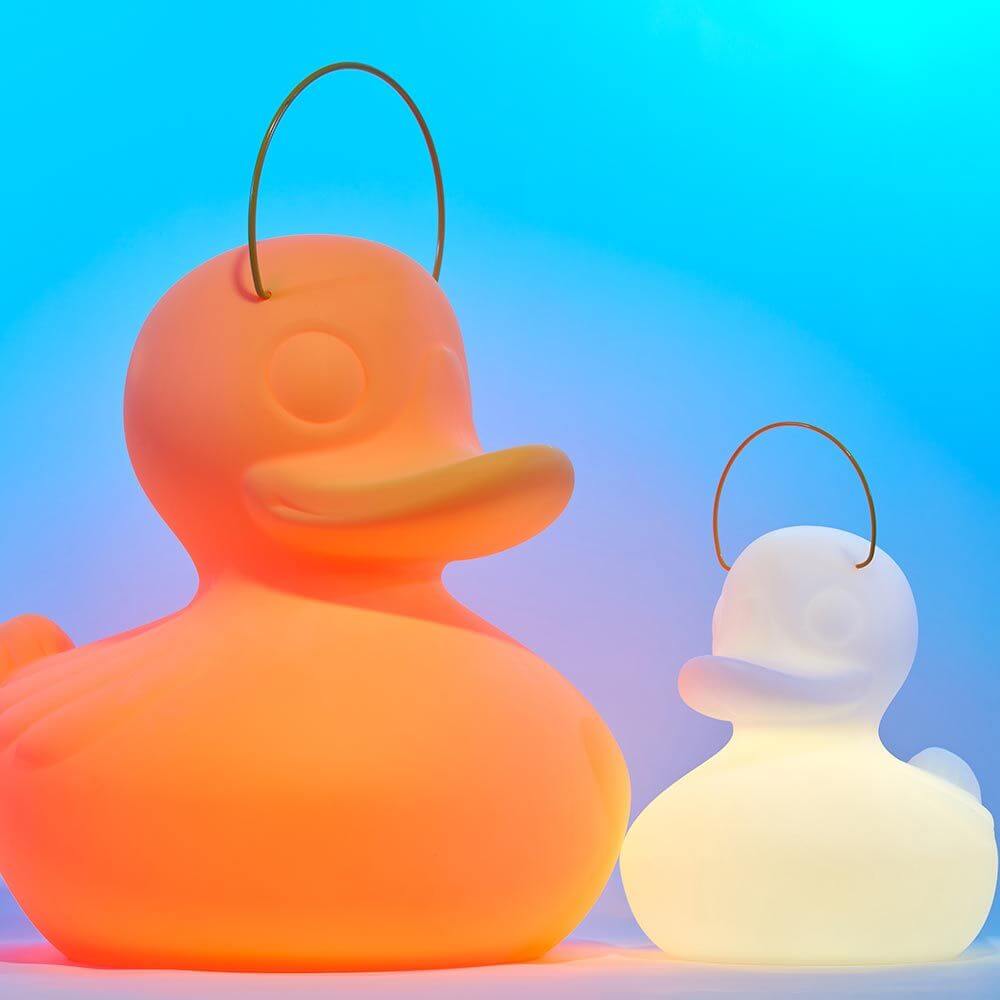 Schwimmfähige Akku-LED-Leuchte Duck-Duck S Gelb in bunten Farben leuchtet, Designleuchten für drinnen und draußen.