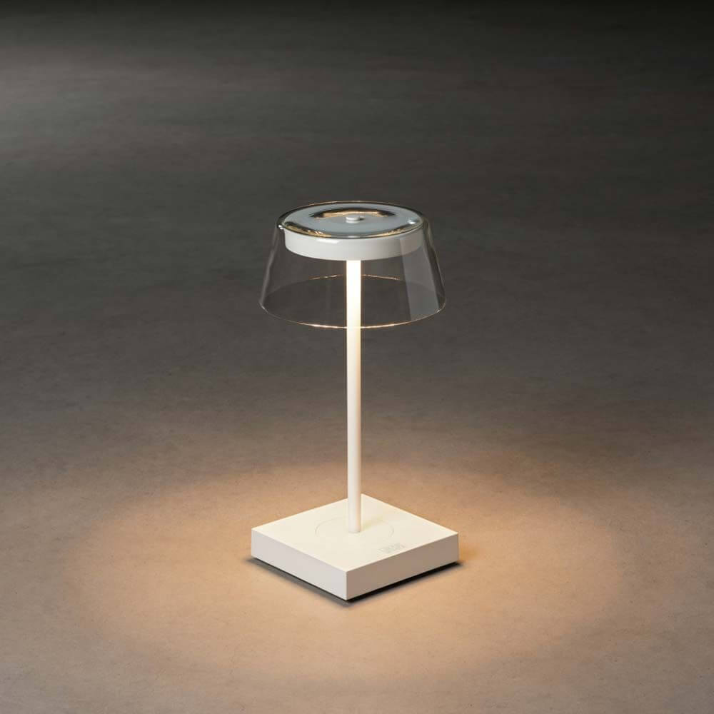 Scilla LED Akku Tischleuchte IP54 mit dimmbarer Beleuchtung und USB-Ladeanschluss.