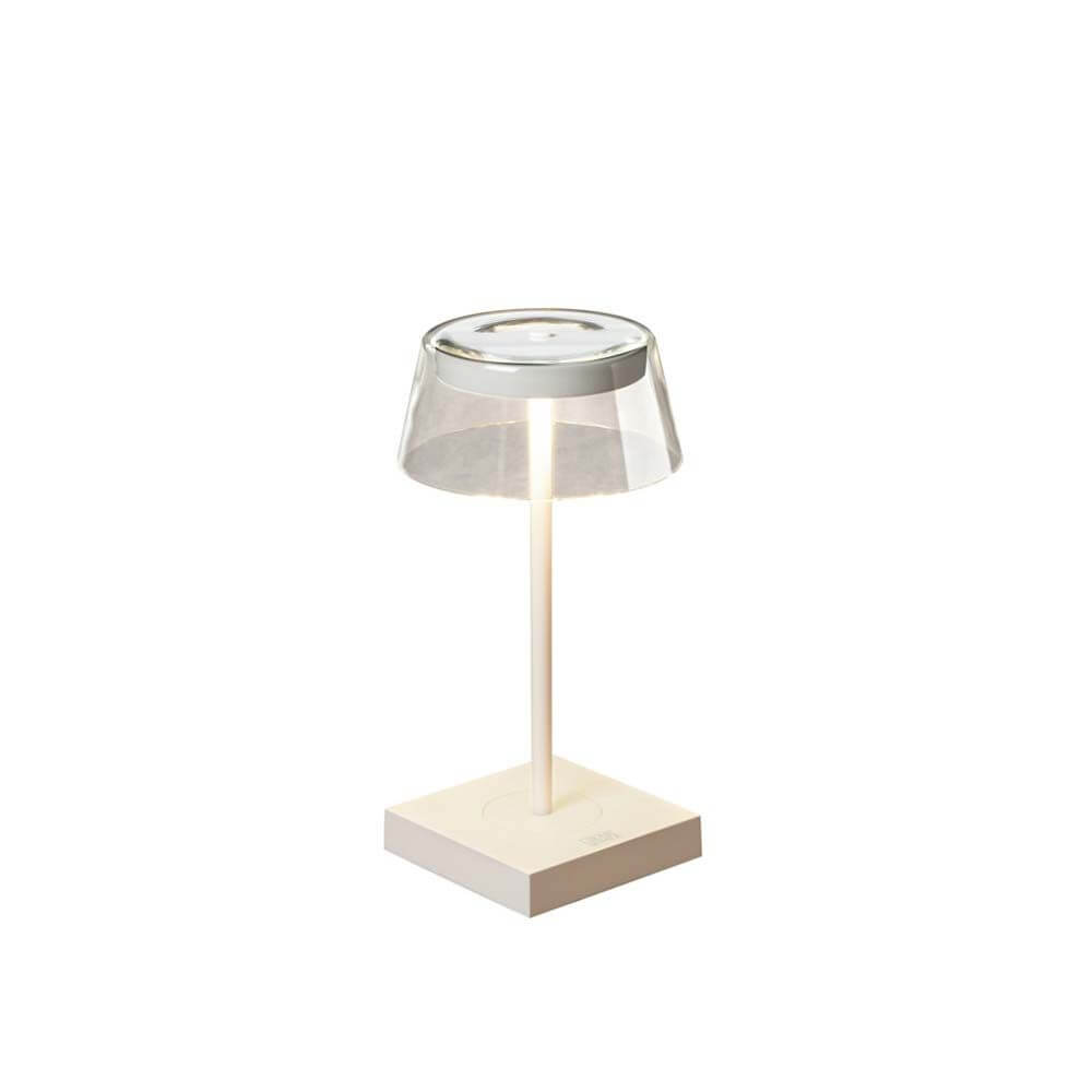 Scilla LED Akku Tischleuchte IP54 in modernem Design, dimmbar und USB-ladbar, ideal für Innen- und Außenbereiche.