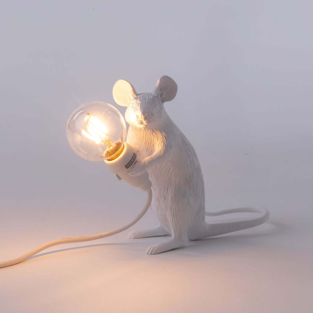 Seletti Mouse Mac LED Tischlampe sitzend USB weiße Mäuselampe mit leuchtender Glühbirne, dekorative Schreibtischlampe