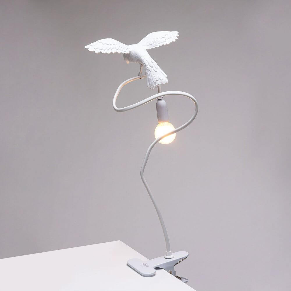 Seletti Sparrow Cruising Klemmleuchte USB weißer Vogel Kunstharz auf flexiblem Arm mit E14-Glühbirne und Klemme, designer Leuchte von Elena Salmistraro
