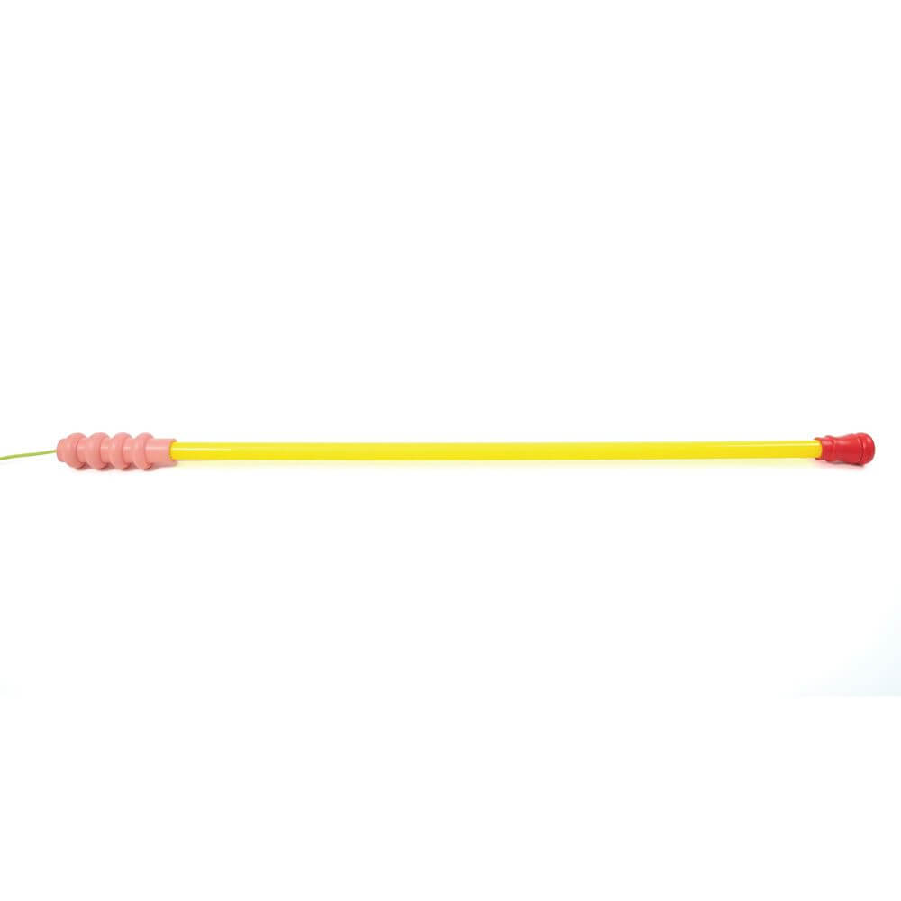 Seletti Superlinea LED-Leuchte 141cm in gelb mit rosa Endstück und rotem Kabelanschluss, moderne Linea Stehleuchte