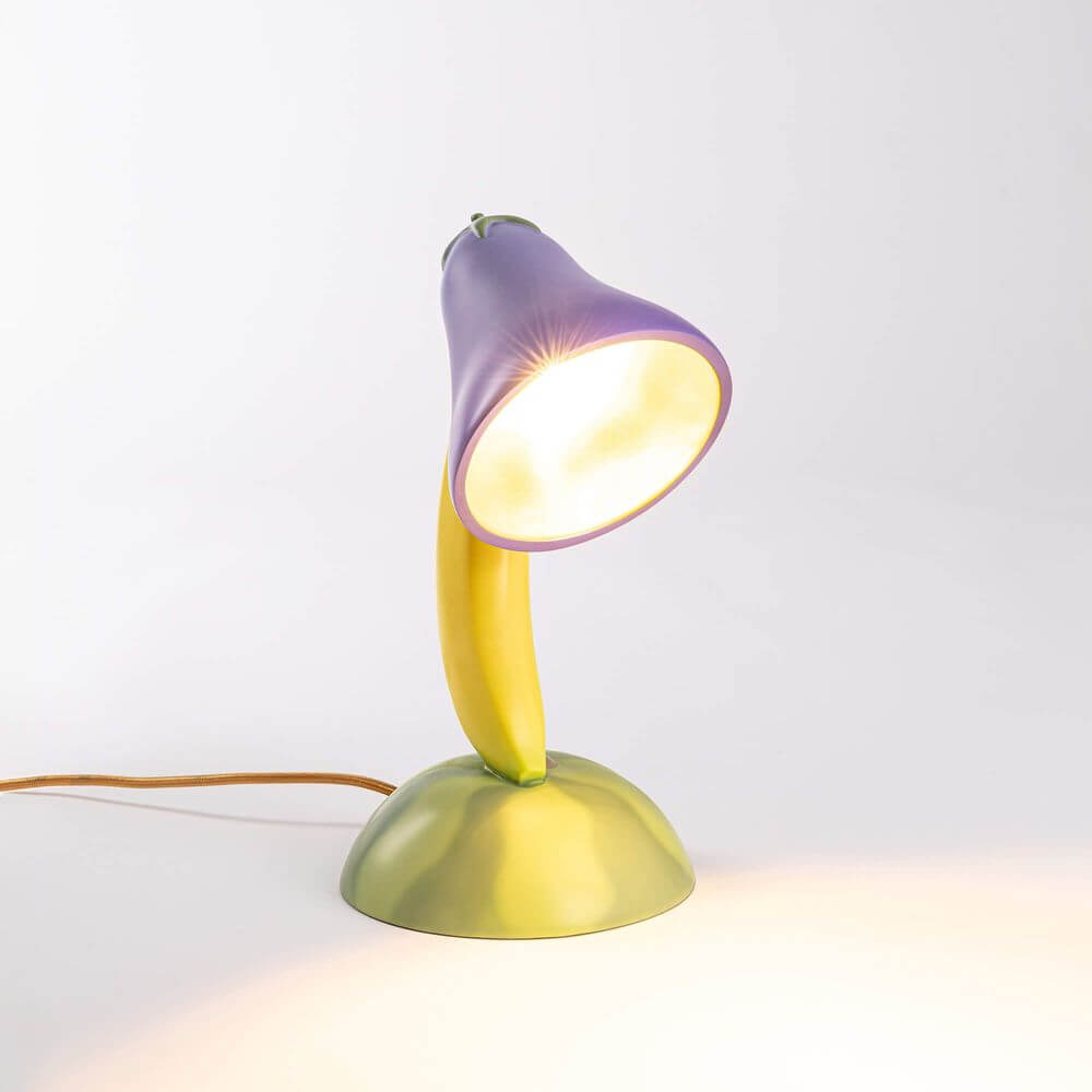 Seletti Vitamin Tischleuchte Aubergine Mehrfarbig - skulpturale Marcantonio Tischlampe in lila, gelb und grün, beleuchtet