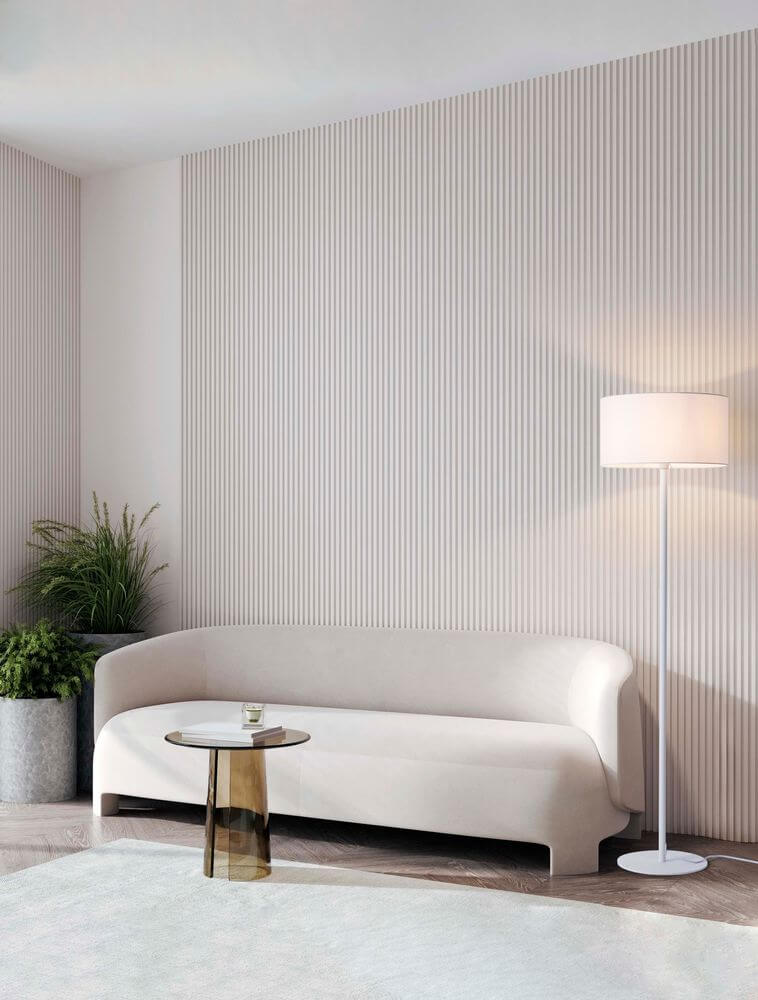 Sibnia Stehlampe E27 Ø 45cm in elegantem Wohnraum mit modernem Sofa und stilvoller Beleuchtung.